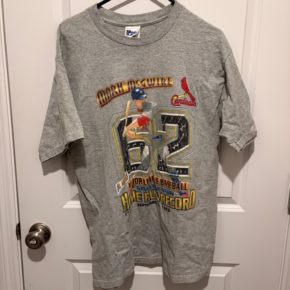 Pro Player Gray Mark McGwire mens T-Shirt